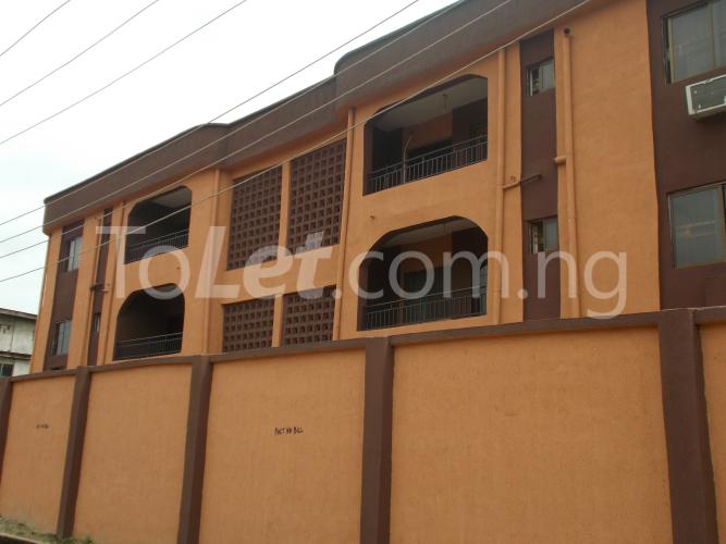 3 bedroom Flat / Apartment for rent 6 Anuoluwapo Street, Ketu Kosofe/Ikosi Lagos