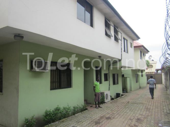 4 bedroom House for rent Oluwalogbon Street, Gbagada Gbagada Lagos