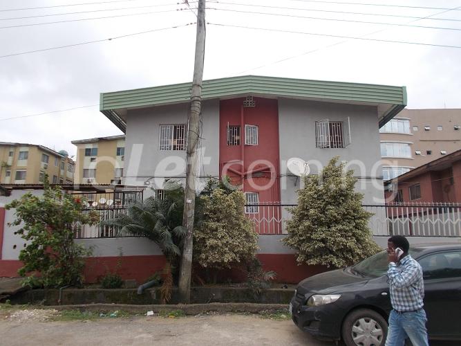 5 bedroom House for rent 4 Modupe Street,, Yaba Yaba Lagos