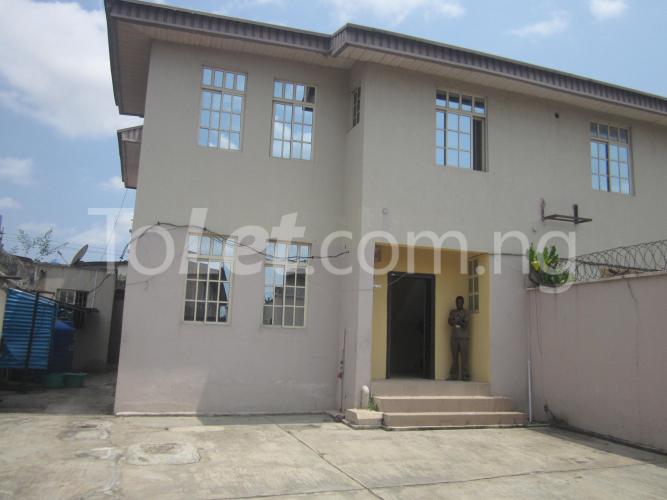 4 bedroom House for rent Arowojobe Estate Maryland Ikeja Lagos