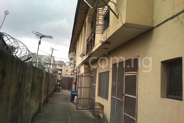 3 bedroom House for rent Ibadan Close, Off Ikeja Ikeja Lagos