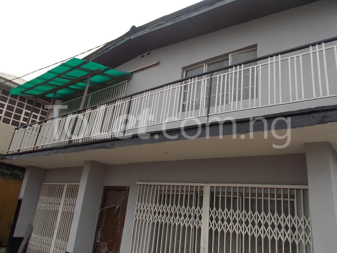 4 bedroom House for rent 19 Shodipe Street,sweet Sensation Yaba Yaba Lagos