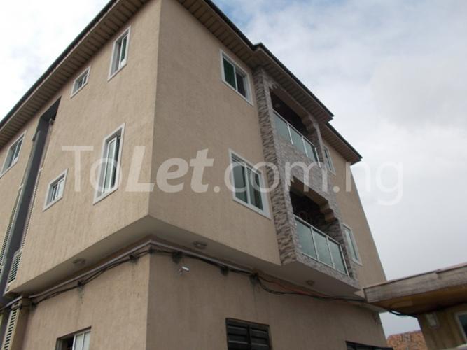 3 bedroom Flat / Apartment for rent 15, Aransiola Street Oyadiran Estate Yaba Yaba Lagos