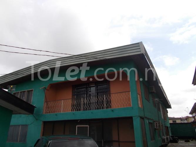 3 bedroom Flat / Apartment for rent 10, Adeoye Close By Mr Biggs, Okota Isolo Lagos