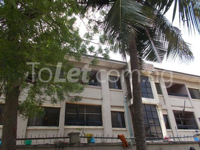 3 bedroom Flat / Apartment for rent 26, Jadesola Oshodi Street, Surulere Surulere Lagos