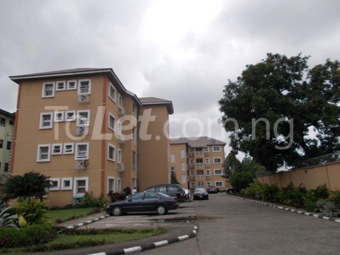 3 bedroom Flat / Apartment for rent Moleye Street New Court Estate, Yaba Yaba Lagos - 0