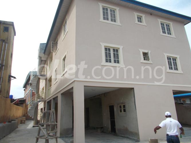 3 bedroom Flat / Apartment for rent 6 Idofian Street, Ketu Kosofe/Ikosi Lagos