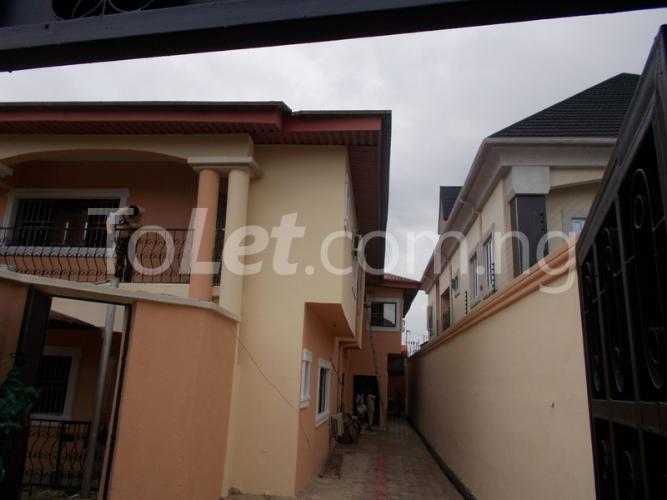 3 bedroom Flat / Apartment for rent 10, Daniel Ekwanu Str Oshodi Expressway Oshodi Lagos