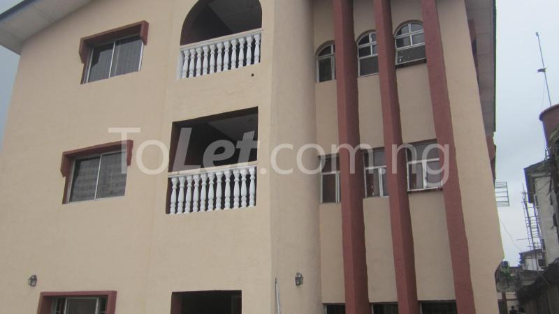 3 bedroom Flat / Apartment for rent Fred Omojole Street Gbagada Gbagada Lagos