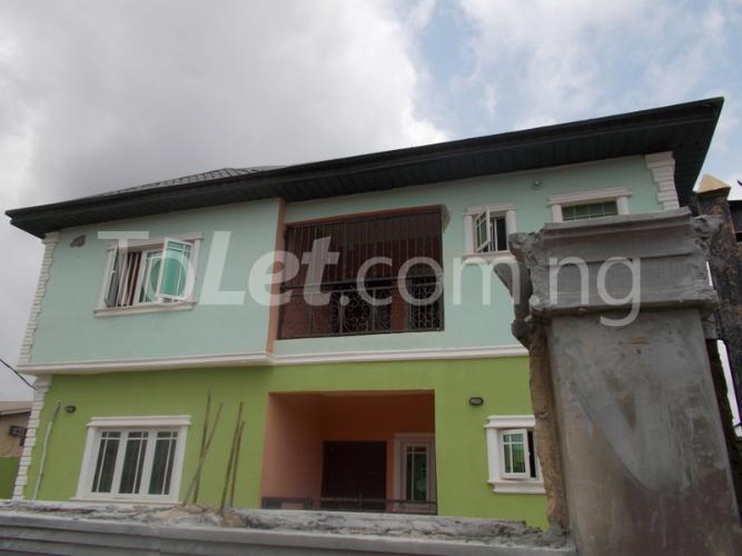 3 bedroom Flat / Apartment for rent 10, Wahab Str, Oshodi Expressway Oshodi Lagos