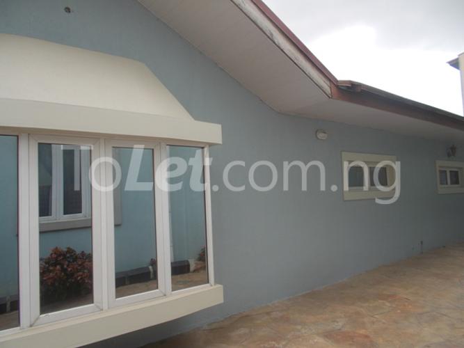 3 bedroom House for rent 11b Ishola Solomon Off Adetoro Adelaja Street, Ketu Kosofe/Ikosi Lagos