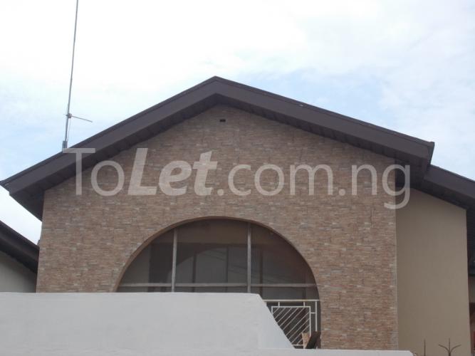 4 bedroom House for rent 14, Ajibade Babatola Street, Ajao Estate Isolo Lagos