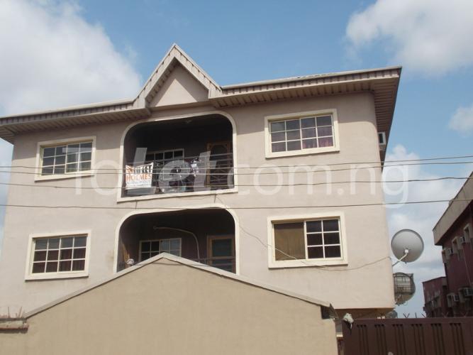 3 bedroom Flat / Apartment for rent 9, Chief Mike Close, Oshodi Expressway Oshodi Lagos