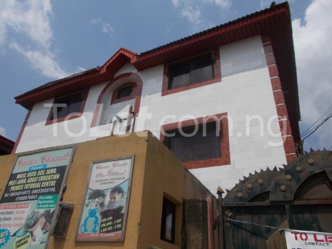 3 bedroom Flat / Apartment for rent 15, Biliaminu Akinsanya Street, Ajao Estate Isolo Lagos