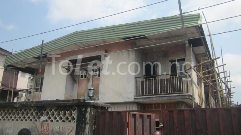 3 bedroom Flat / Apartment for rent Oyediran Estate, Yaba Yaba Lagos