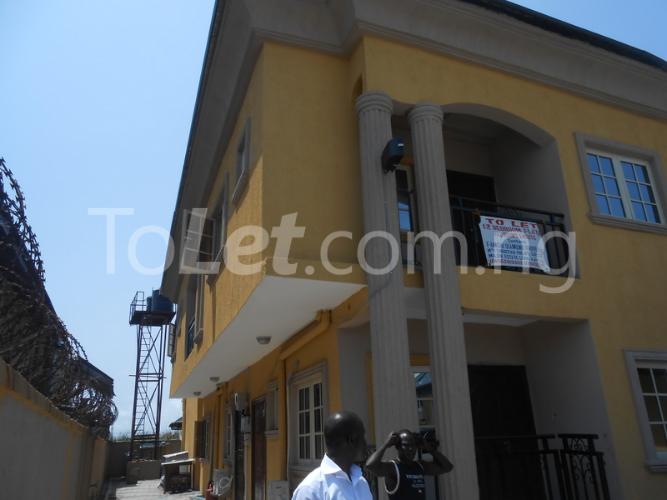 2 bedroom Flat / Apartment for rent Off Gbamgbala Road, Lekki Lekki Lagos