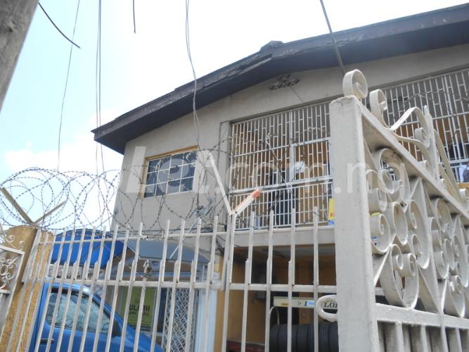 1 bedroom Flat / Apartment for rent 13 Olufemi Street, Surulere Surulere Lagos