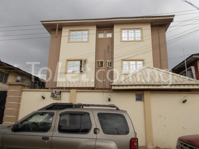 3 bedroom Flat / Apartment for rent 2 Bailey Close, Shomolu Shomolu Lagos