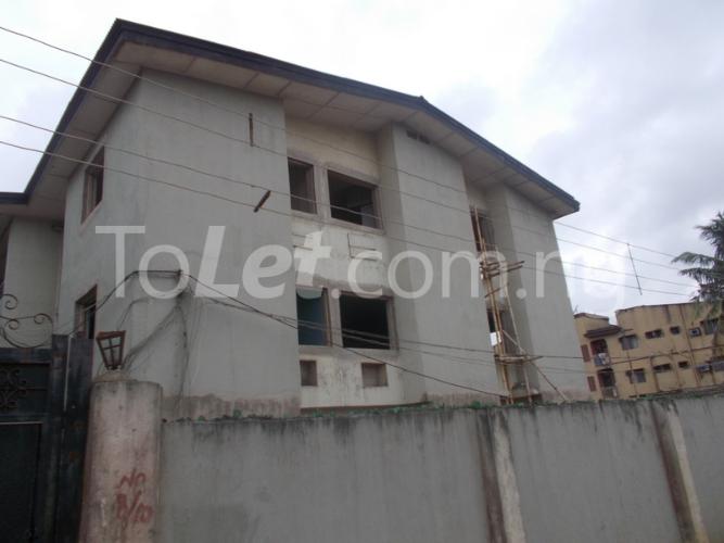 3 bedroom Flat / Apartment for rent 7, Awofadeju Street, Ajao Estate Isolo Lagos