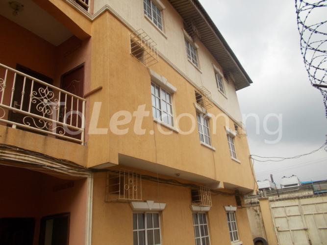 4 bedroom Flat / Apartment for rent 6 Chivita Road, Ajao Estate Isolo Lagos