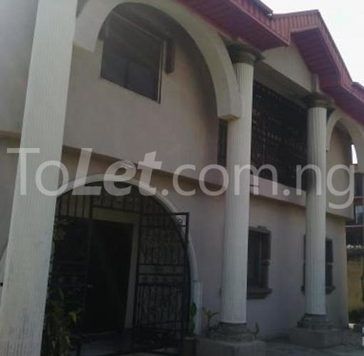 5 bedroom House for rent Queens Street, Yaba Yaba Lagos