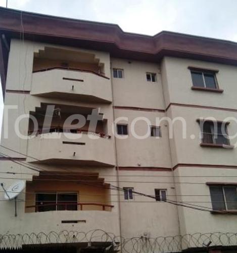 3 bedroom Flat / Apartment for rent 28, Alawode Street, Surulere Surulere Lagos