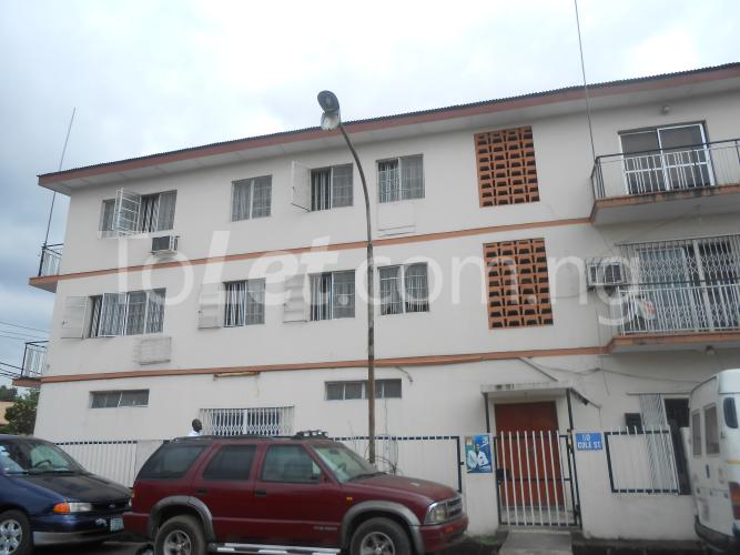3 bedroom Flat / Apartment for rent 50 Cole Street, Surulere Surulere Lagos