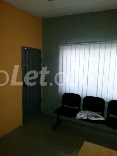 2 bedroom Commercial Property for rent Oyekan Road, Surulere Surulere Lagos