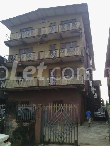 3 bedroom Flat / Apartment for rent Morroco Road, Shomolu Shomolu Lagos
