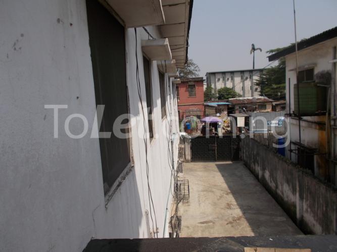 3 bedroom Flat / Apartment for rent 8 Olonade Street Yaba Yaba Lagos - 0