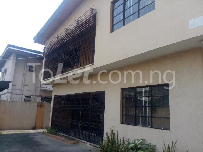 6 bedroom House for rent Greig Street, Ogudu Ogudu Lagos