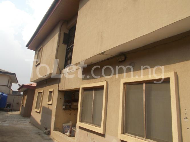 4 bedroom House for rent Osinowo Street, Gbagada Gbagada Lagos