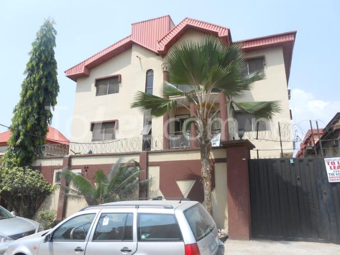 3 bedroom Flat / Apartment for rent 12, Steve Ihedigbo Street Off Chivita Avenue Oshodi Expressway Oshodi Lagos