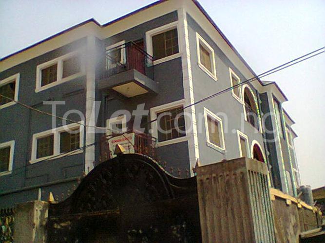 2 bedroom Flat / Apartment for rent 10, Awoseyin Street, Shomolu Shomolu Lagos