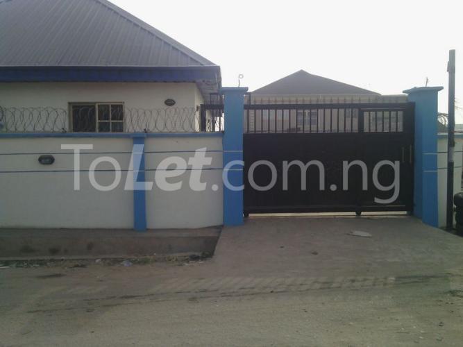 2 bedroom Flat / Apartment for rent 14 Folami Street, Shomolu Shomolu Lagos