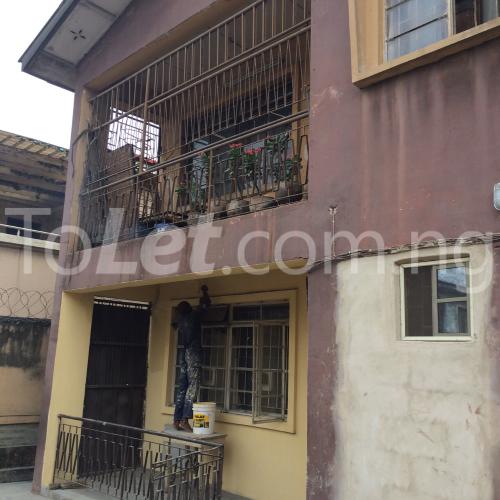 3 bedroom Flat / Apartment for rent Falolu Street Off Akerele Street, Surulere Surulere Lagos