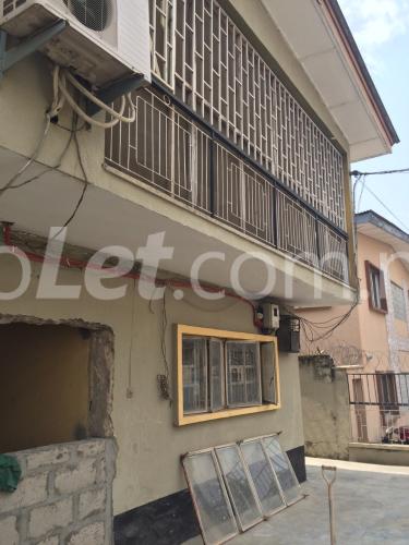 3 bedroom Flat / Apartment for rent 15, Sumosu Street By Our Lady Of Fatima Church Surulere Surulere Lagos