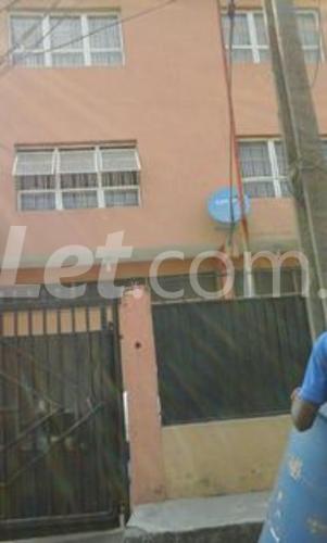 3 bedroom Flat / Apartment for rent Bola Shadipe Street, Surulere Surulere Lagos