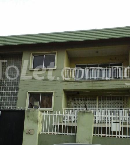 3 bedroom Flat / Apartment for rent Bola Shadipe Street, Surulere Surulere Lagos