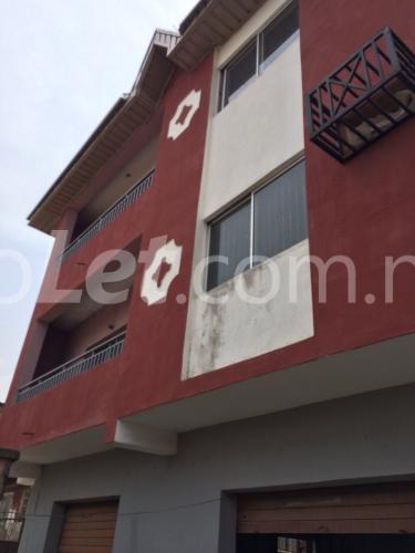 3 bedroom Flat / Apartment for rent 18, Shotayo Hughes Street Off Oduduwa Road, Surulere Surulere Lagos