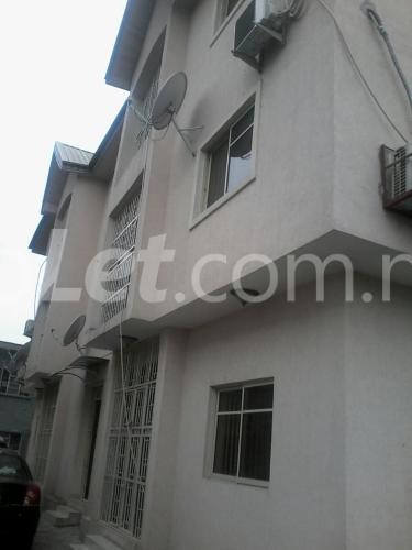 3 bedroom Flat / Apartment for rent Onilke Area Off Barikisu Iyede Road, Yaba Yaba Lagos