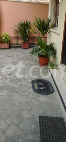 2 bedroom Flat / Apartment for rent Ayo Davies Off Ekololu Street, Surulere Surulere Lagos