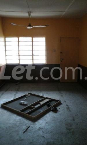 3 bedroom Flat / Apartment for rent Williams Estate Off Olatunde Onimole, Surulere Surulere Lagos
