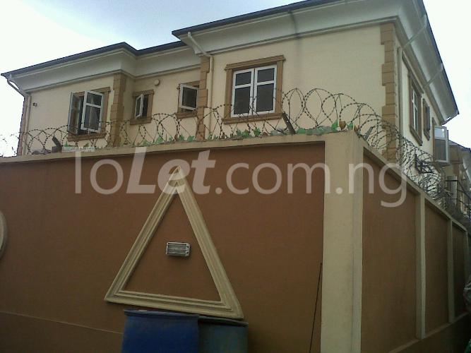 3 bedroom Flat / Apartment for rent Community Road Off Yaba Yaba Lagos - 0