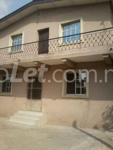 3 bedroom Flat / Apartment for rent Off Akoka Ilaje Road, Yaba Yaba Lagos