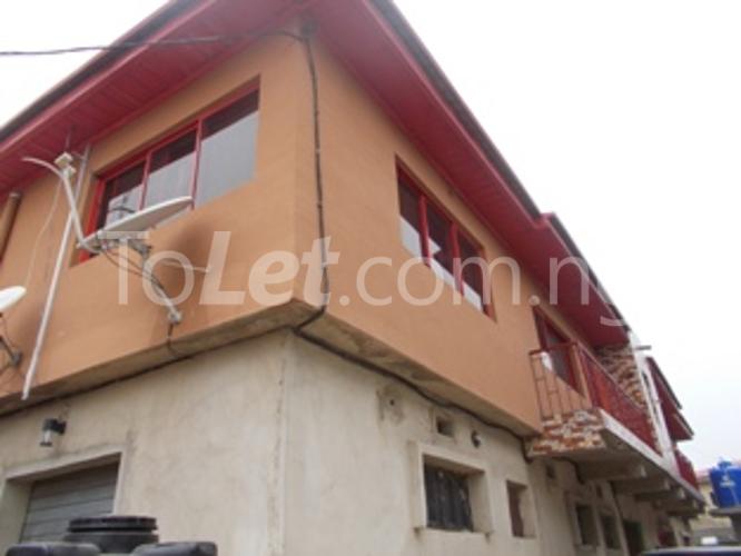 3 bedroom Flat / Apartment for rent Adetola Street, Off Enitan, Surulere Surulere Lagos