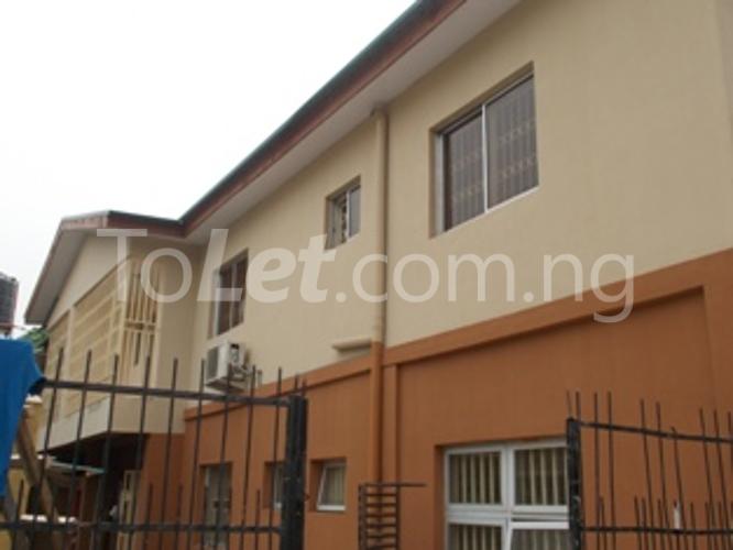 3 bedroom Flat / Apartment for rent Bolaji Banwo Street, Surulere Surulere Lagos