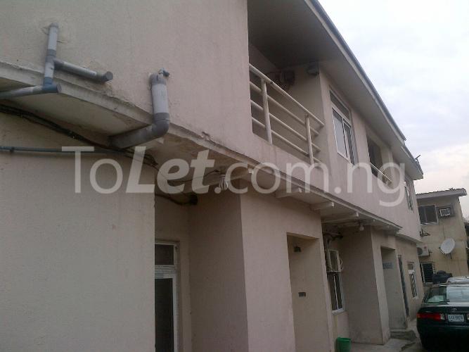 2 bedroom Flat / Apartment for rent Alagomeji Road Off Yaba Yaba Lagos