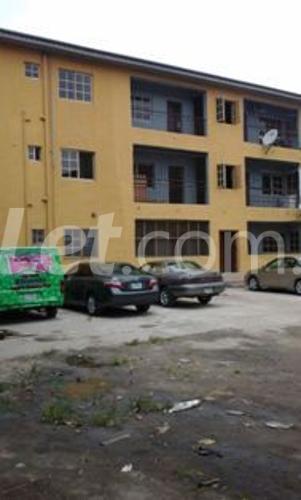 3 bedroom Flat / Apartment for rent Iponri Estate, Off Funsho Williams Avenue Surulere Surulere Lagos