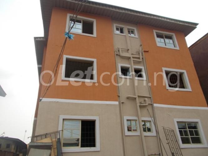 3 bedroom Flat / Apartment for rent Alowolodu Street Off Ganiyu By Demurin Ketu Kosofe/Ikosi Lagos